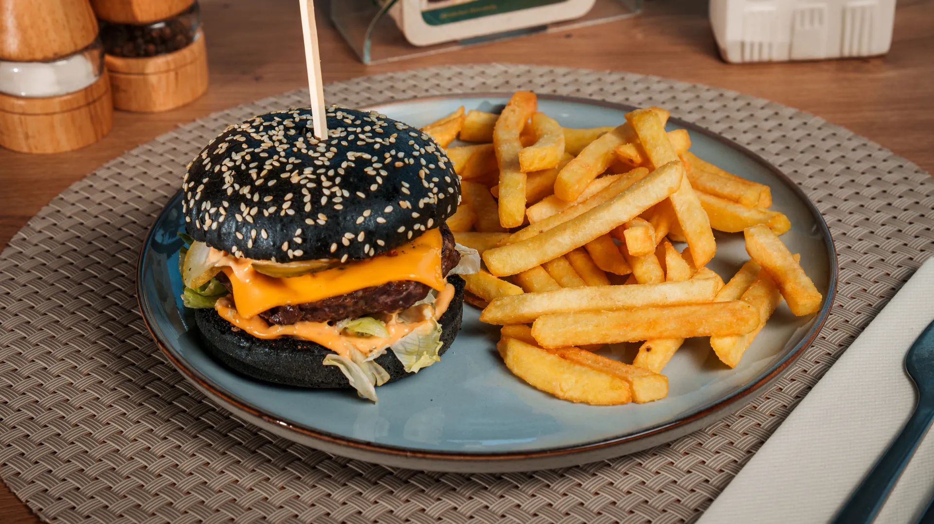 Burger de struț